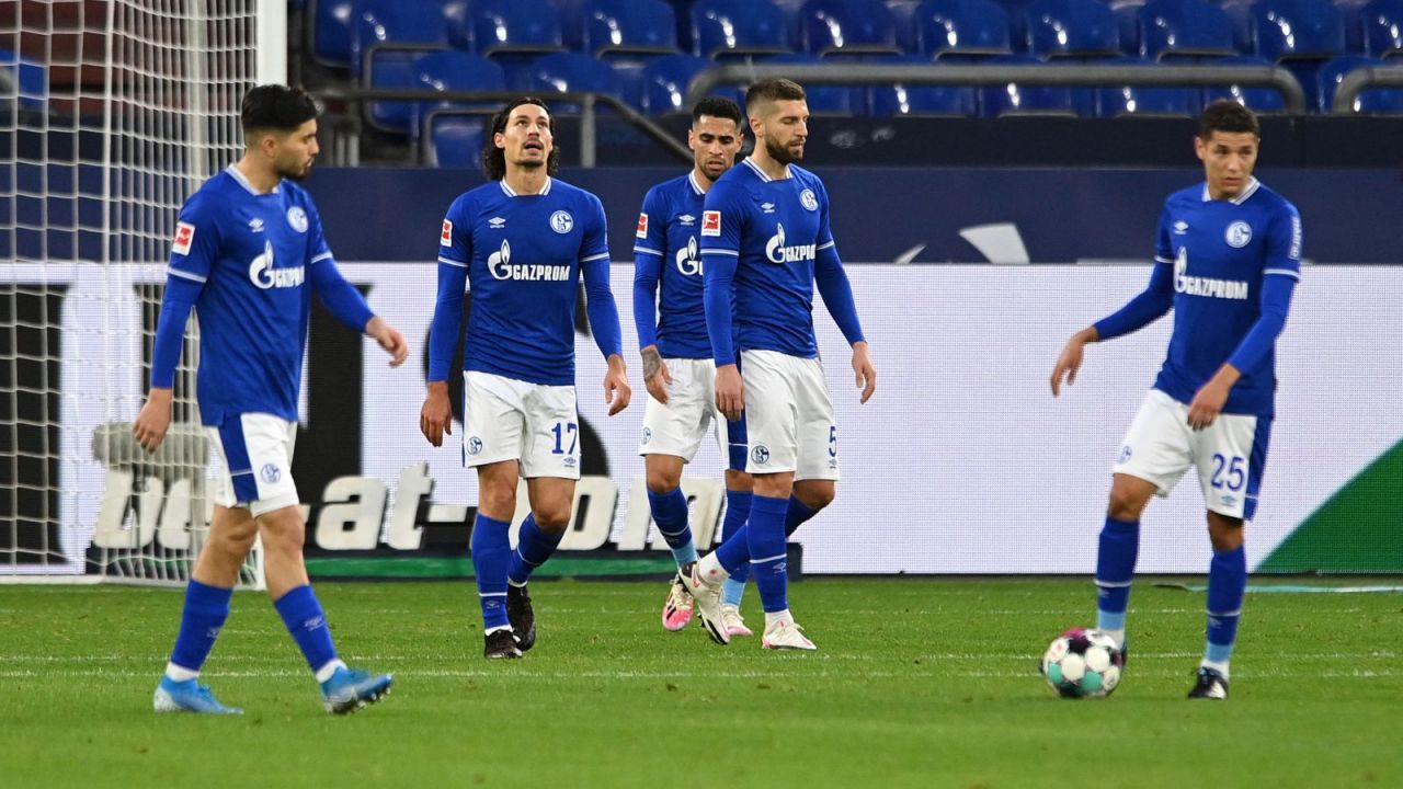 Schalke spadnie z Bundesligi? Groźba bankructwa (sportp.pl)