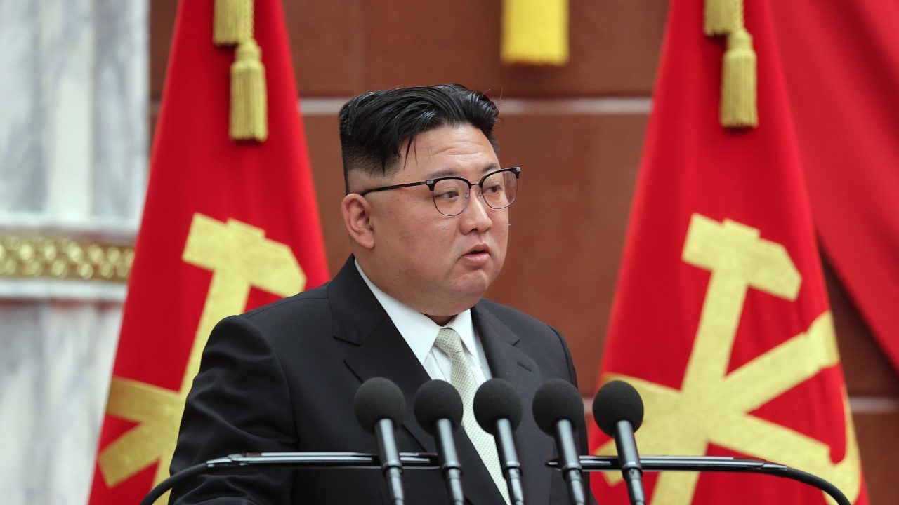 Północnokoreański dyktator Kim Dzong Un (fot. PAP/EPA/KCNA)