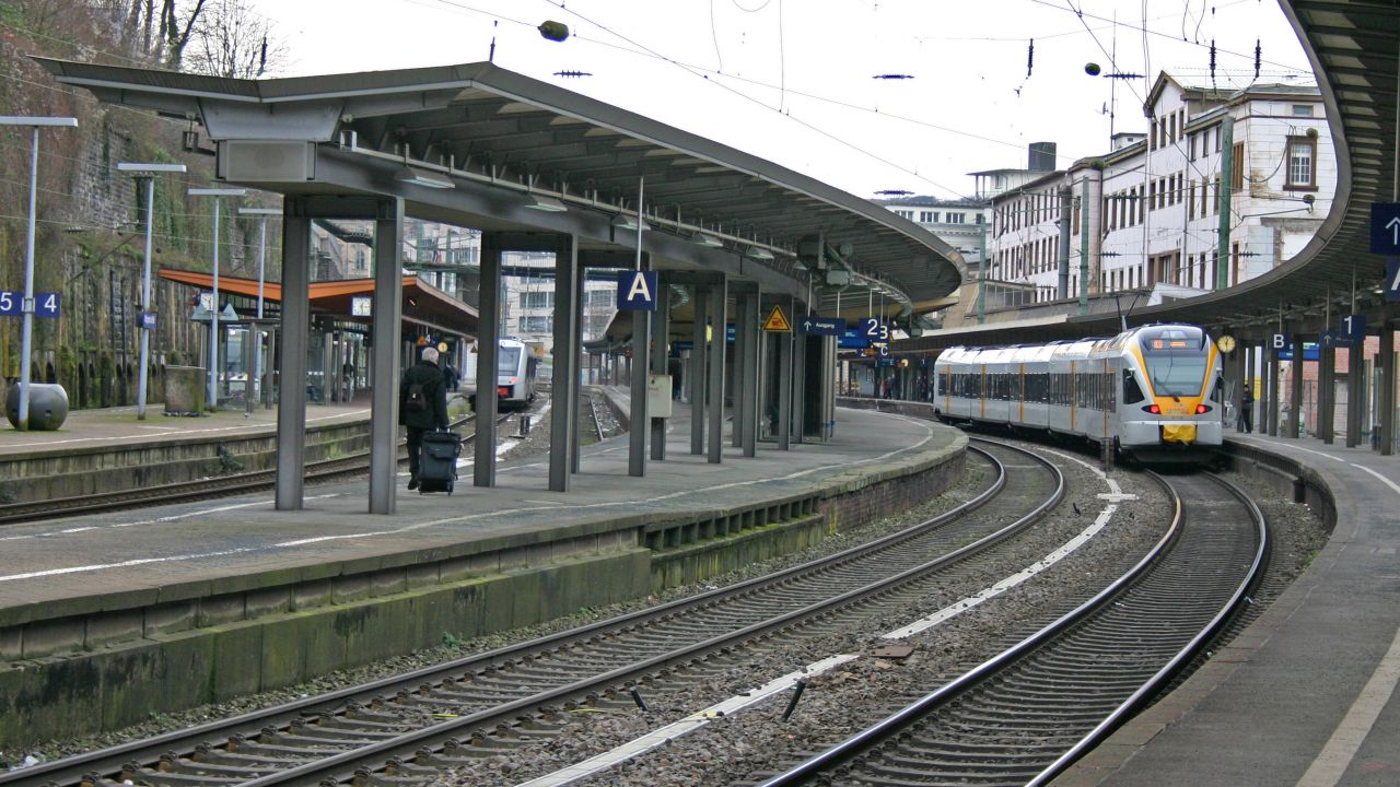 Dworzec główny w  Wuppertal (fot. wikimedia.org)