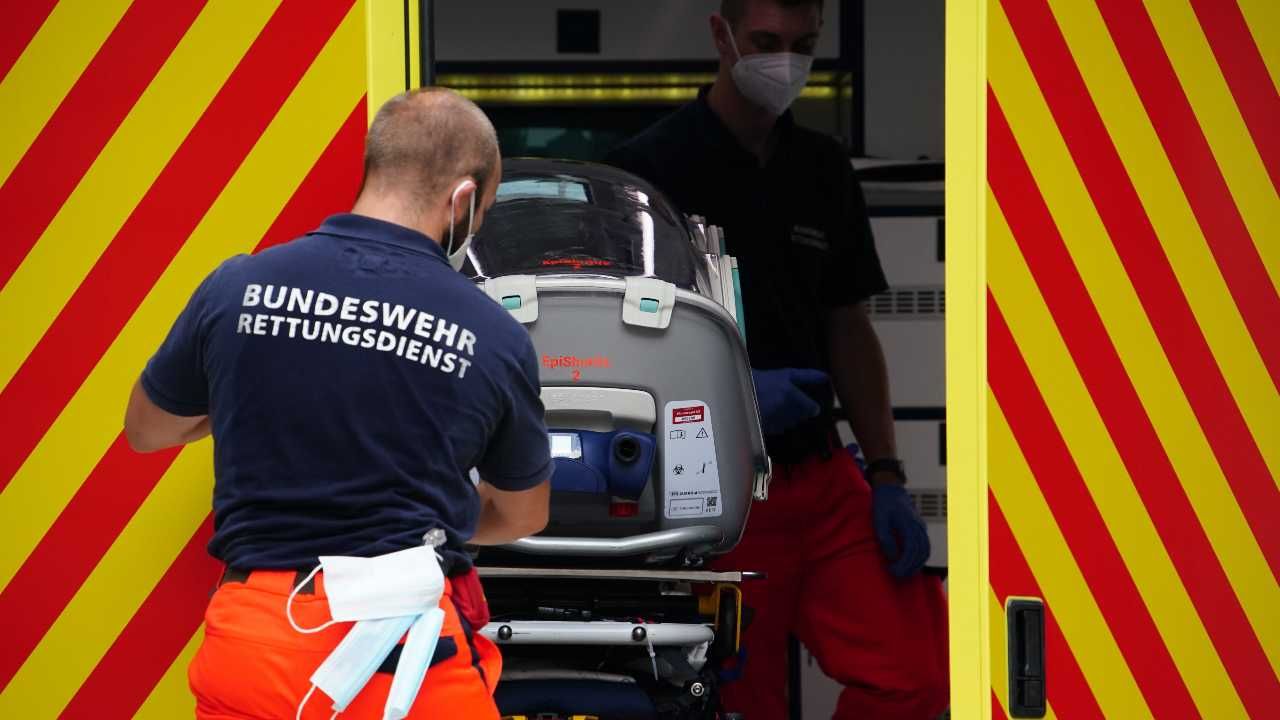 Aleksiej Nawalny przebywa w jednej z berlińskich klinik (fot. PAP/EPA/CLEMENS BILAN) Aleksiej Nawalny przebywa w jednej z berlińskich klinik (fot. PAP/EPA/CLEMENS BILAN)