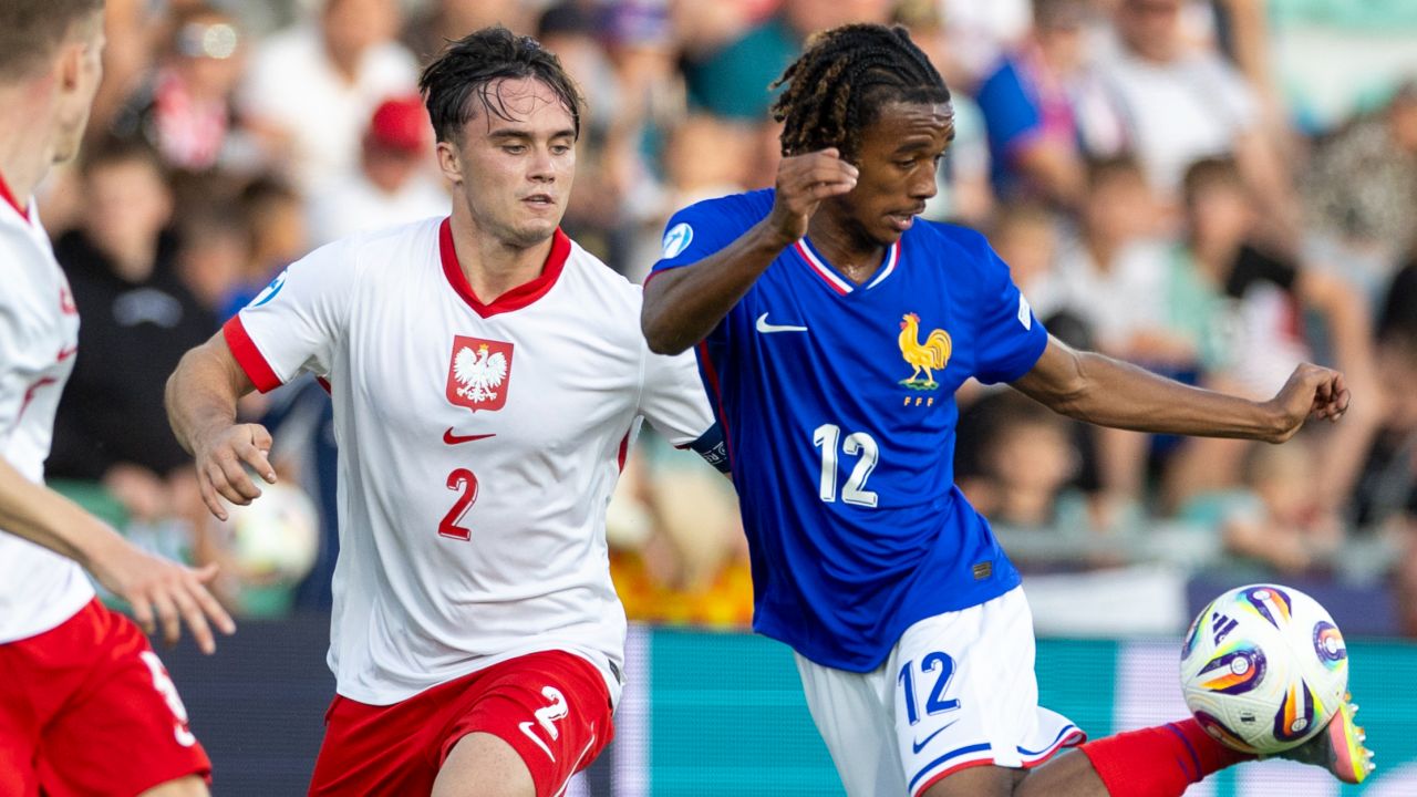 Ariel Mosór podczas meczu Euro U21 (fot. Getty)