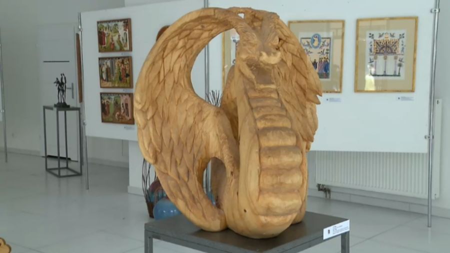 Galeria inspirowana Luwrem. Wernisaż rozpoczął „Budzenie Sienkiewki”
