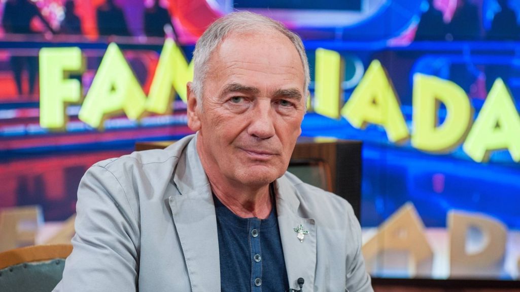 Karol Strasburger od ponad 30 lat jest gospodarzem teleturnieju „Familiada”. Fot. Waldemar Kompała/ TVP