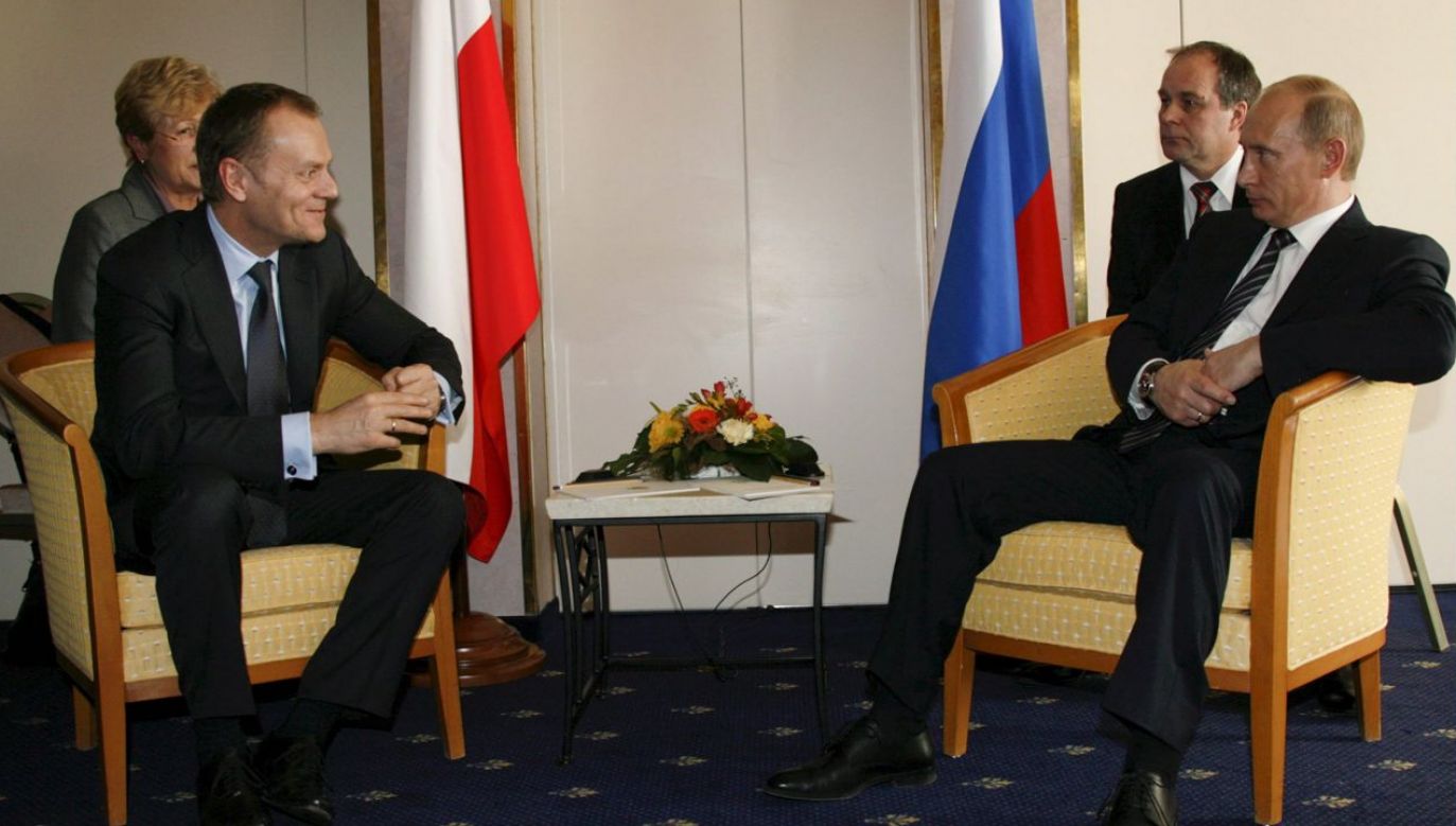Donald Tusk i Władimir Putin (fot. EPA/DENIS BALIBOUSE: PAP/EPA.)