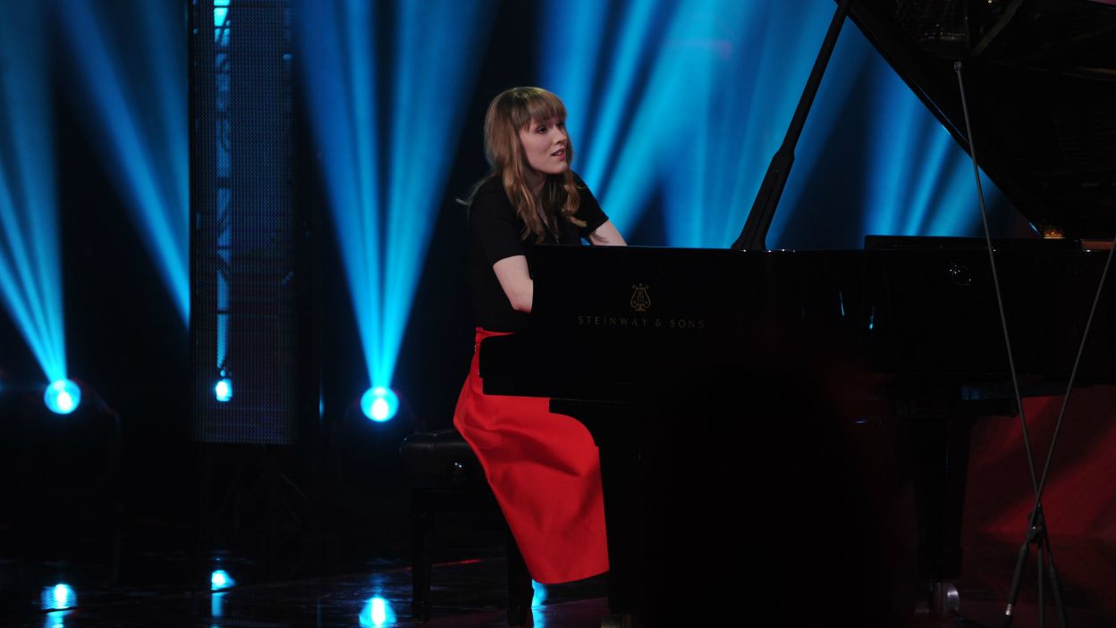 Joanna Goranko zagrała utwór fortepianowy Claude'a Debussy'ego, który mawiał „prawdziwa muzyka, zaczyna się tam, gdzie kończą się słowa”. Jurorom również zabrakło słów po wykonaniu Joanny (fot. N. Młudzik/TVP)
