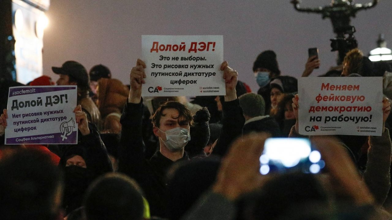 W ocenie niezależnych obserwatorów wyniki wyborów zostały sfałszowane (fot. PAP/ITAR-TASS/Alexander Shcherbak) W ocenie niezależnych obserwatorów wyniki wyborów zostały sfałszowane (fot. PAP/ITAR-TASS/Alexander Shcherbak)