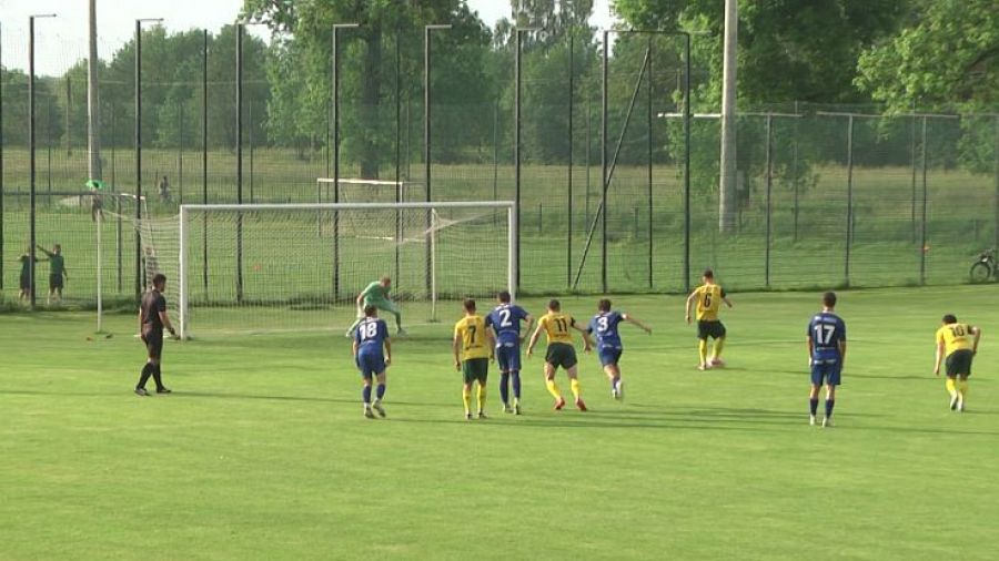 W piłkarskiej czwartej lidze trwa walka o awans o klasę wyżej