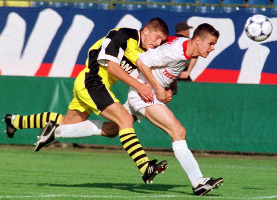 Rok 1999 - 16-letni Paweł Brożek debiutuje w pierwszej drużynie Wisły (fot. PAP/Jacek Bednarczyk)