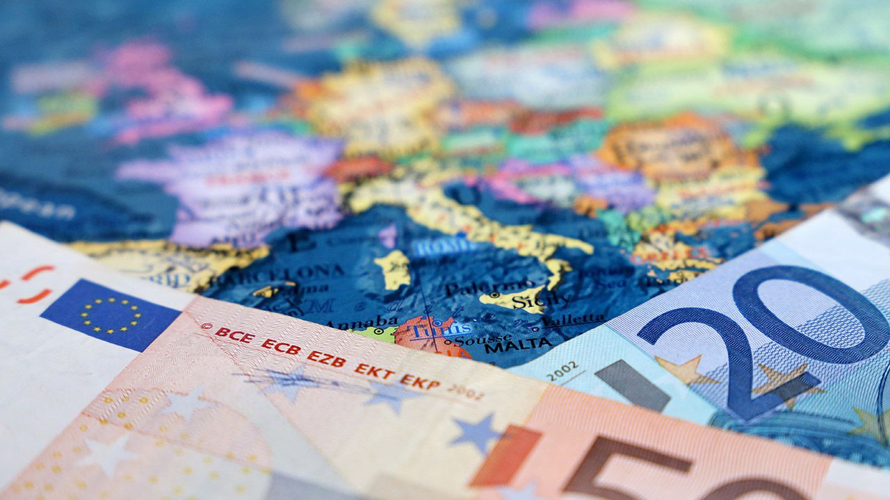 Twierdzenie, jakoby wzrost cen omijał kraje strefy euro, to mit – wskazuje publicysta Interii (fot. Shutterstock/Oleg Elkov) Twierdzenie, jakoby wzrost cen omijał kraje strefy euro, to mit – wskazuje publicysta Interii (fot. Shutterstock/Oleg Elkov)