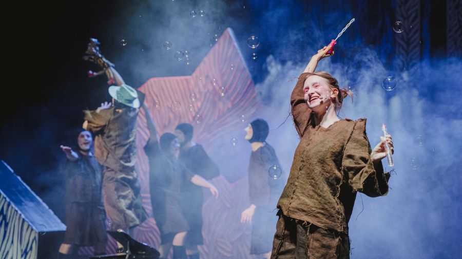 Premiera spektaklu odbyła się 10 maja. Spektakl dedykowany jest osobom od 5 roku życia. (fot. Teatr Kameralny)