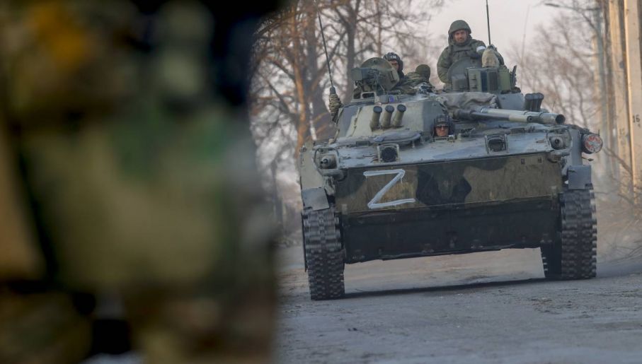 Tymczasem żołnierze Putina dokonują kolejnych zbrodni na Ukrainie (fot. Sefa Karacan/Anadolu Agency via Getty Images)