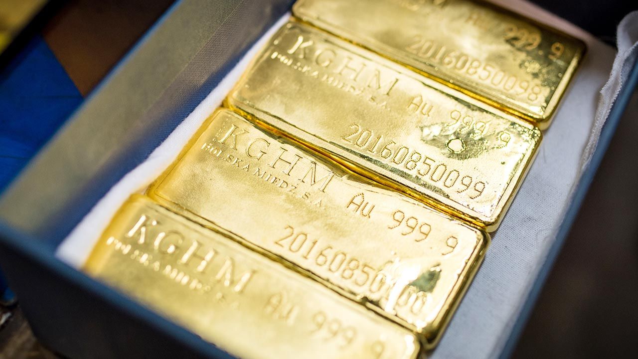 KGHM rozważa także sprzedaż złotych monet (fot. kghm.com)