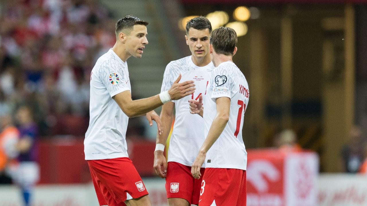 Jan Bednarek z lewej, Jakub Kiwior i Jakub Kamiński (fot. Getty)