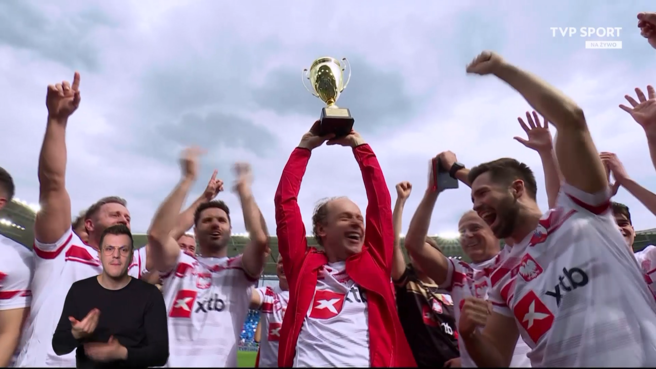 Drużyna TVP zagrała z Reprezentacją Artystów Polskich. Wszystko w szczytnym celu [WIDEO]