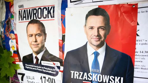 Агітацыйныя плакаты ў падтрымку двух асноўных кадыдатаў у прэзідэнты ў Польшчы. Фота: Beata Zawrzel/NurPhoto via Getty Images