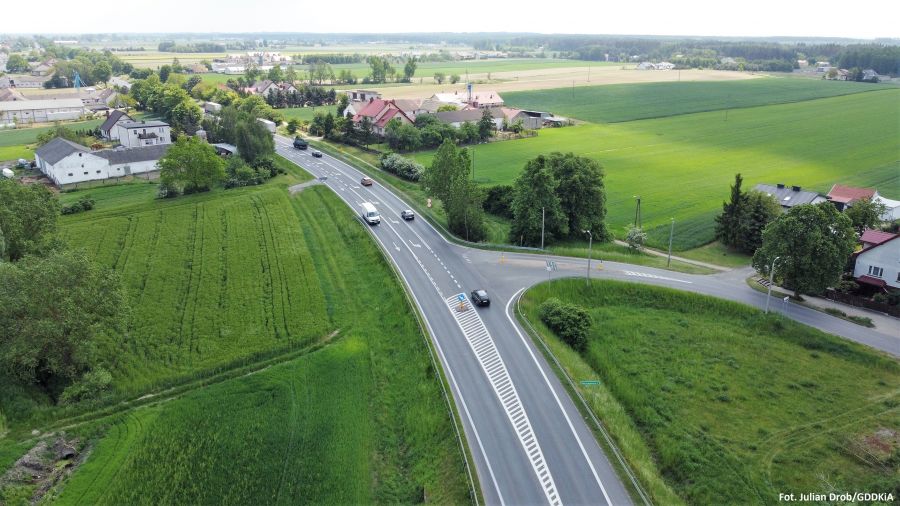 Robty drogowe na DK 10 w gm. Obrowo. Drogowcy zbudują chodnik dla pieszych. (fot. GDDKiA)