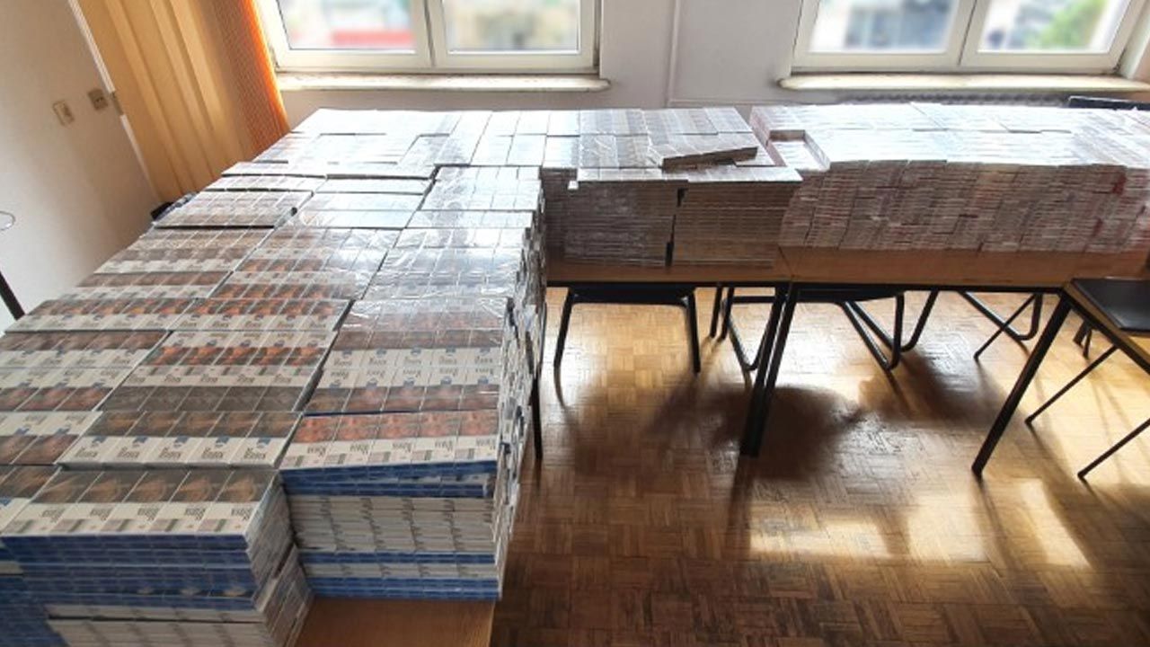 Funkcjonariusze znaleźli 220 tys. sztuk papierosów (fot. Straż Graniczna)