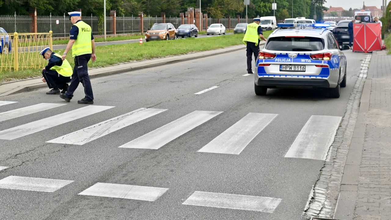 Potrącenie na przejściu dla pieszych (fot. PAP/Marcin Bielecki, zdjęcie ilustracyjne) Potrącenie na przejściu dla pieszych (fot. PAP/Marcin Bielecki, zdjęcie ilustracyjne)