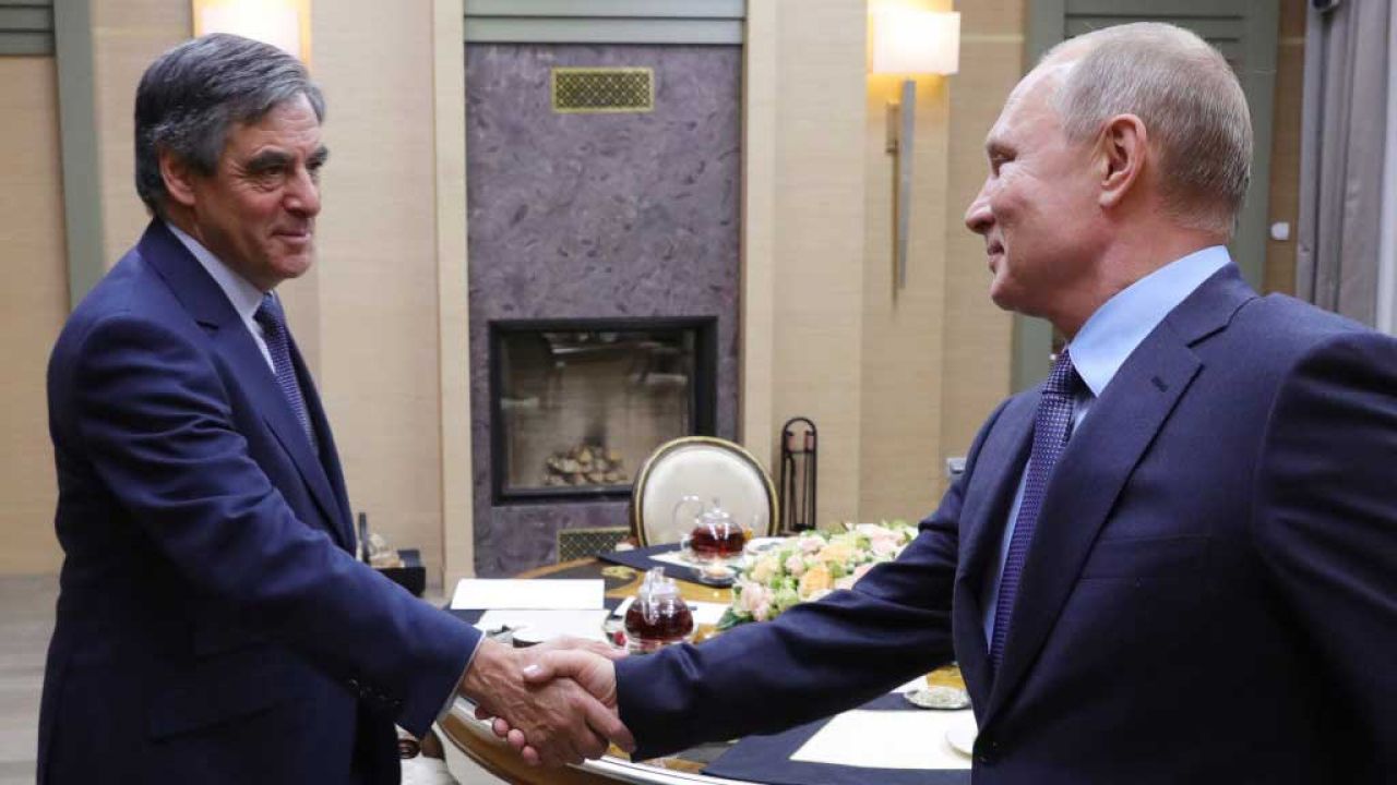 Władimir Putin i Francois Fillon (fot. Mikhail Klimentyev\TASS via Getty Images)