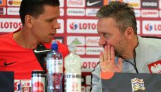 Wojciech Szczęsny i Jerzy Brzęczek (fot. PAP/Andrzej Grygiel)