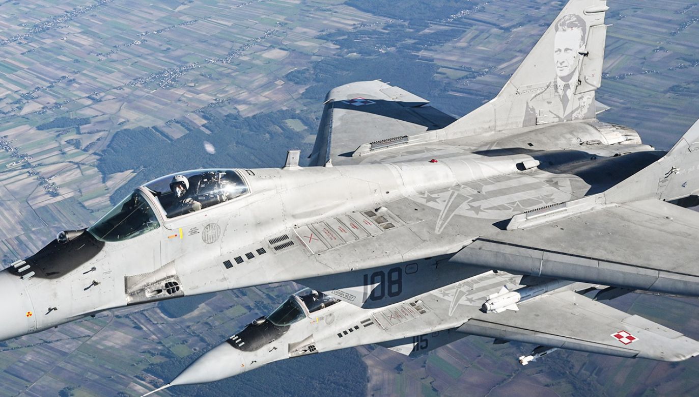 Część amerykańskich wojskowych naciska na Pentagon w sprawie wysyłki F-16 na Ukrainę (fot. Stringer/Anadolu Agency via Getty Images)