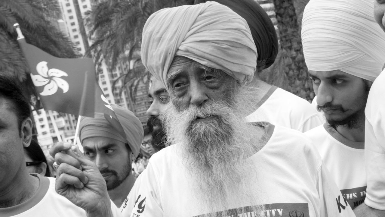 Fauja Singh w trakcie startu w Hong Kongu w 2011 roku (fot. Getty)
