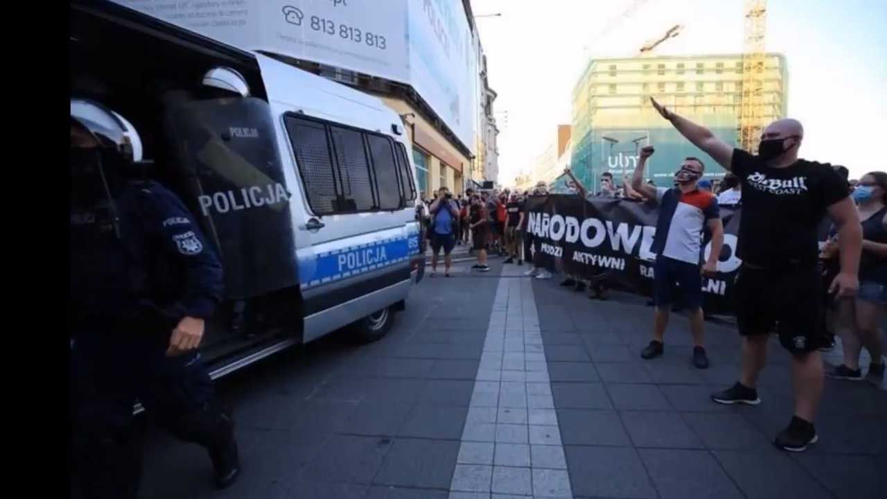Zachowanie mężczyzny potępił wcześniej m.in. prezydent Katowic Marcin Krupa (fot. Marzena Bugała/dziennikzachodni.pl) Zachowanie mężczyzny potępił wcześniej m.in. prezydent Katowic Marcin Krupa (fot. Marzena Bugała/dziennikzachodni.pl)
