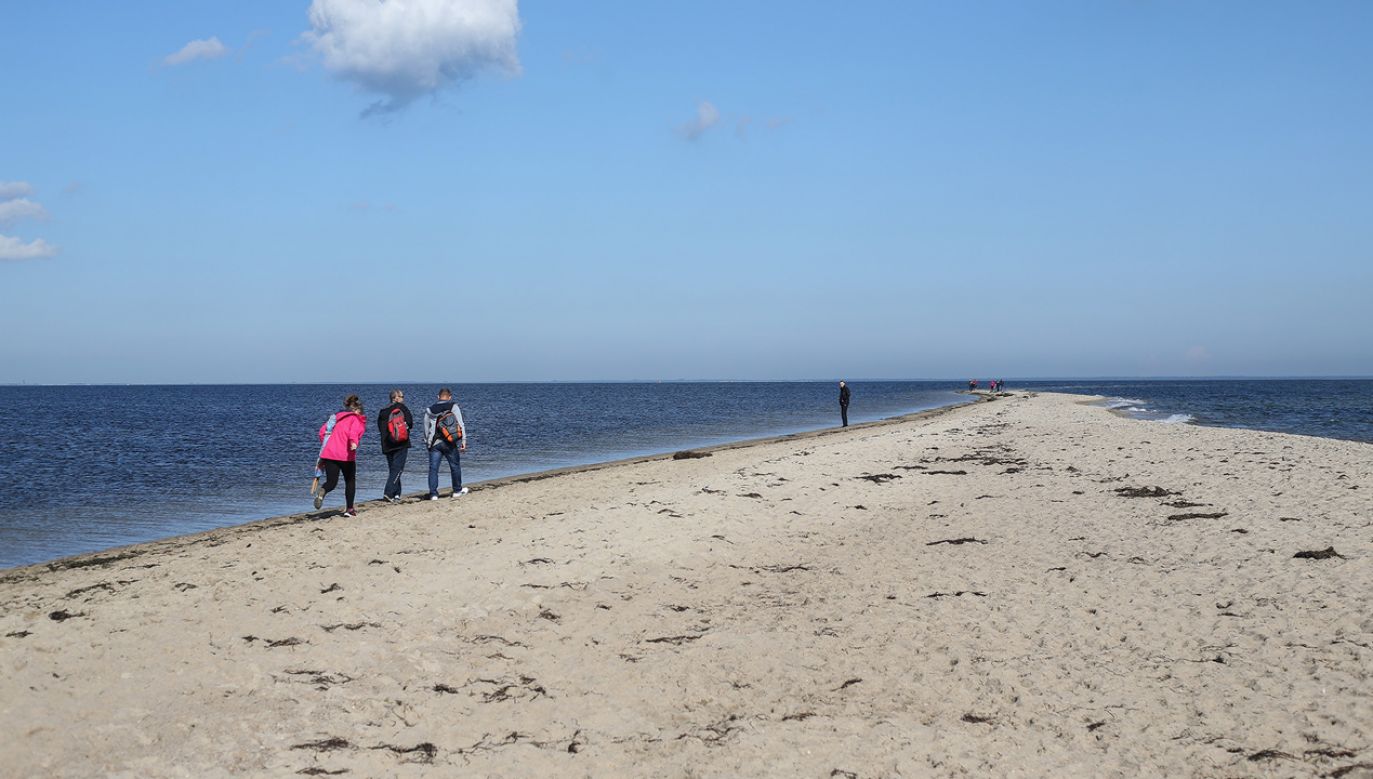 Prace na plaży w Rewie powinny się skończyć przed wakacjami (fot. arch.PAP/Rafał Guz)