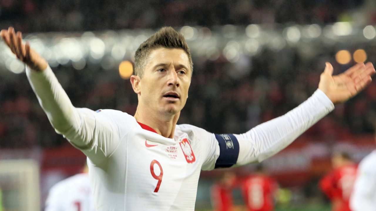 Robert Lewandowski triumfował w 86. plebiscycie "Przeglądu Sportowego" na 10 Najlepszych Sportowców Polski w 2020 roku (fot. PAP/Leszek Szymański) Robert Lewandowski triumfował w 86. plebiscycie "Przeglądu Sportowego" na 10 Najlepszych Sportowców Polski w 2020 roku (fot. PAP/Leszek Szymański)