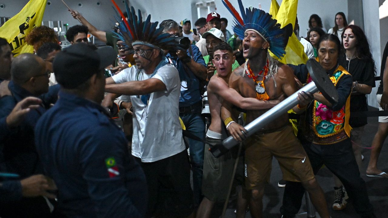 Protestujący wdarli się na teren COP30. „Nasza ziemia nie jest na sprzedaż”