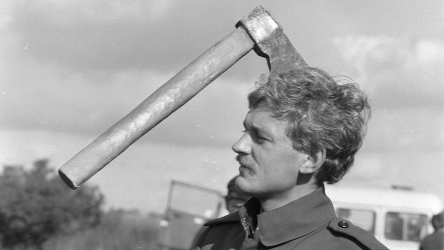 Zdjęcie z planu filmu "Dolina Issy", scenariusz (według powieści Czesława Miłosza) i reżyseria Tadeusz Konwicki. Fot. PAP/Irena Jarosińska