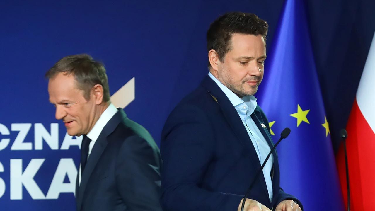 Relacje między Donaldem Tuskiem a Rafałem Trzaskowskim nie należą do najłatwiejszych (fot. PAP/Rafał Guz)