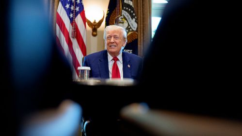 Доналд Трамп у сваім кабінеце ў Белым доме. Фота: Andrew Harnik / Getty Images