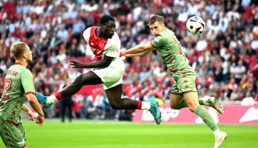 Brian Brobbey i Michal Sacek (fot. PAP/EPA)