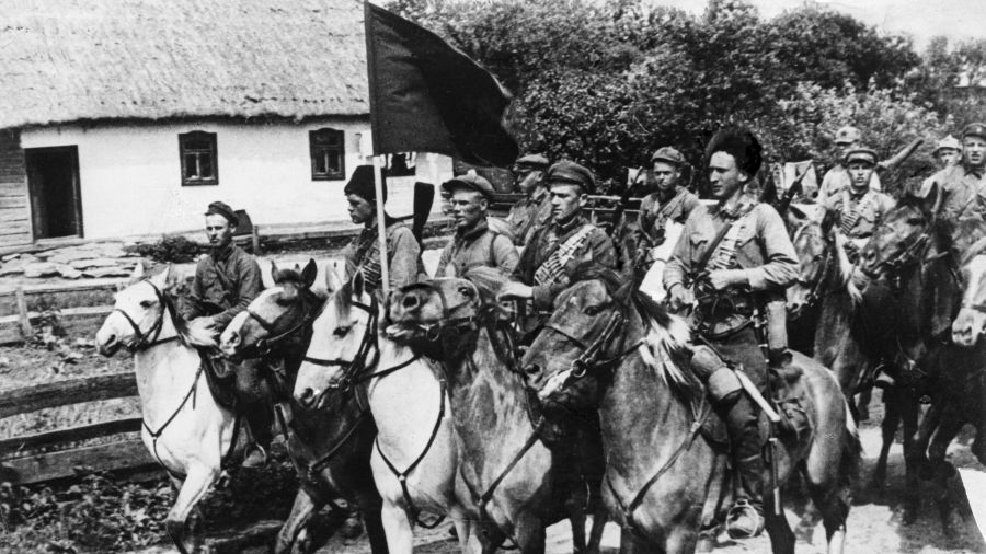 Pierwsza armia konna Siemiona Budionnego, chluba bolszewików w czasie wojny domowej w Rosji (1919-1922). Fot. Sovfoto/Universal Images Group via Getty Images