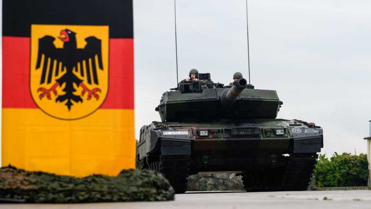Niemiecki czołg Leopard (fot. Jens Schlueter/Getty Images)