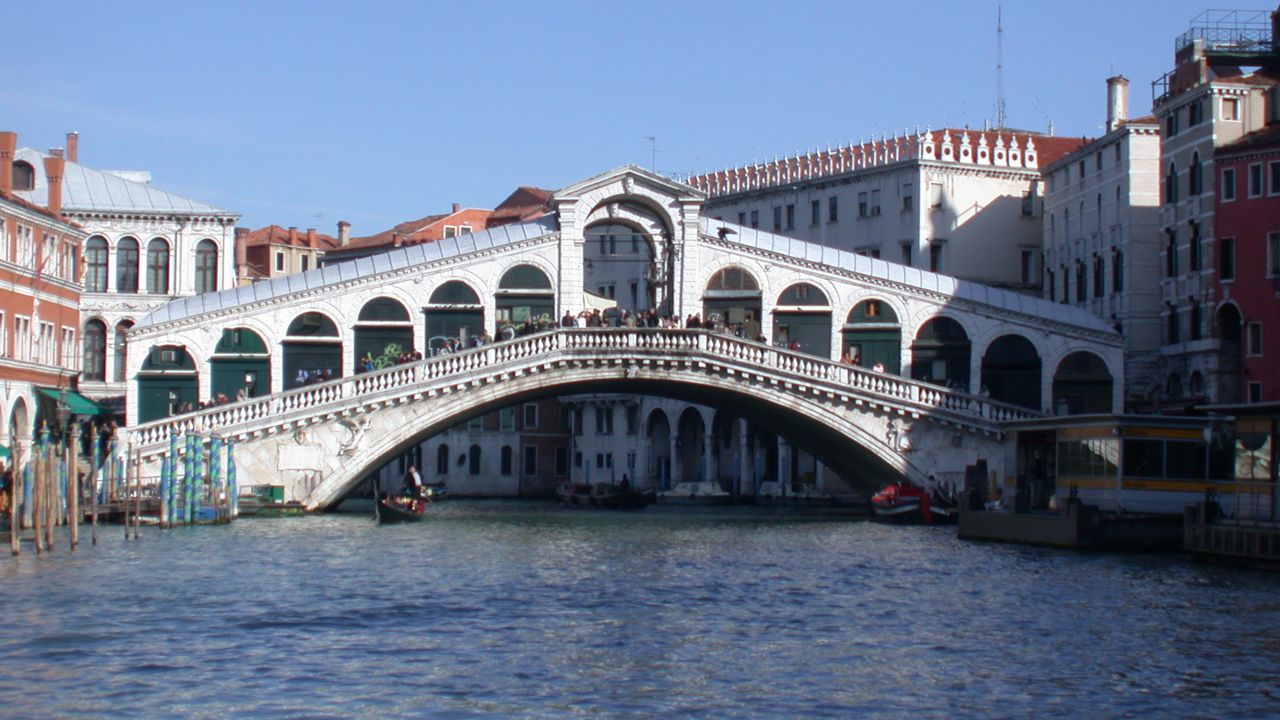 Most Rialto w Wenecji (fot. Wikimedia Commons/Gvf) Most Rialto w Wenecji (fot. Wikimedia Commons/Gvf)