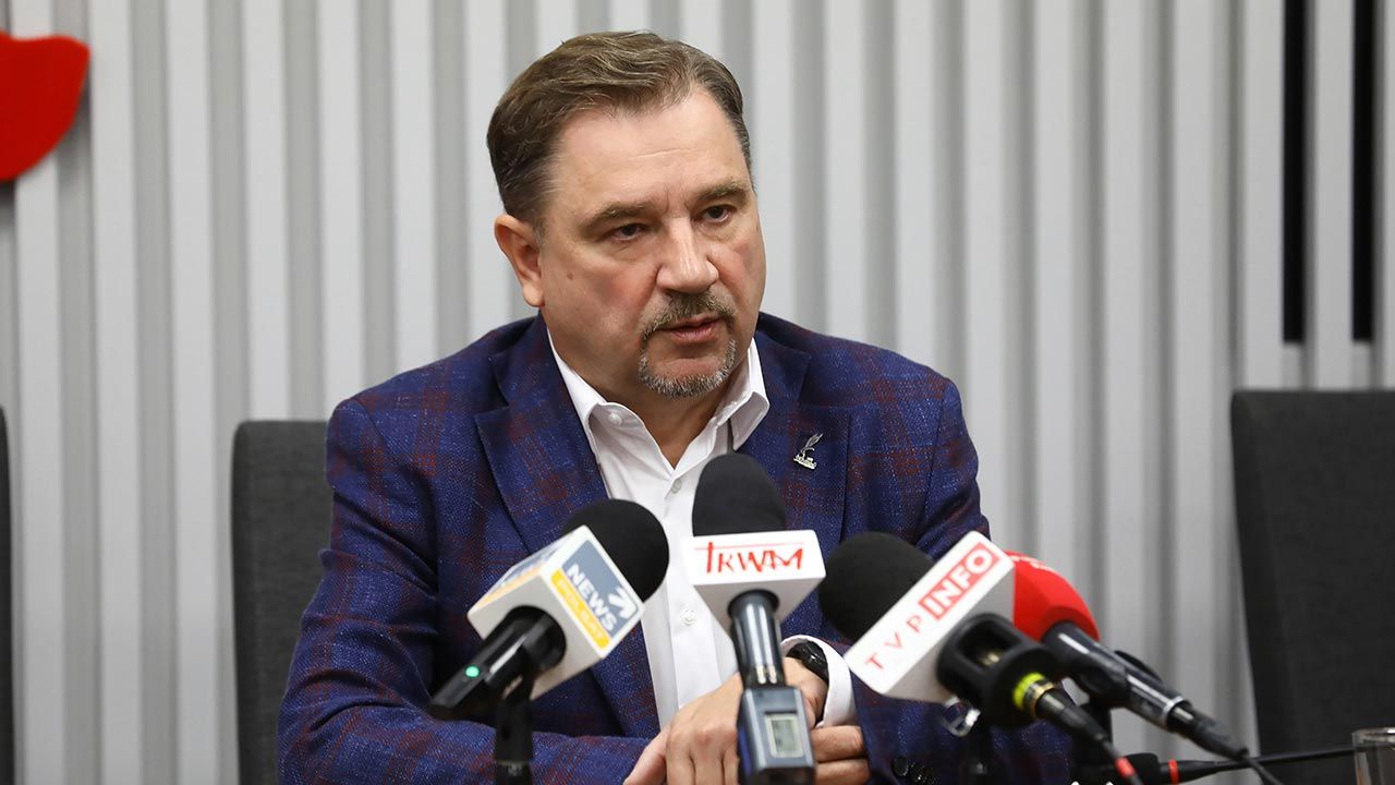 – Jarosław Gowin czy Zbigniew Ziobro powinni o tym wiedzieć, że sami nic nie znaczą – mówił Piotr Duda (fot. PAP/Rafał Guz) – Jarosław Gowin czy Zbigniew Ziobro powinni o tym wiedzieć, że sami nic nie znaczą – mówił Piotr Duda (fot. PAP/Rafał Guz)