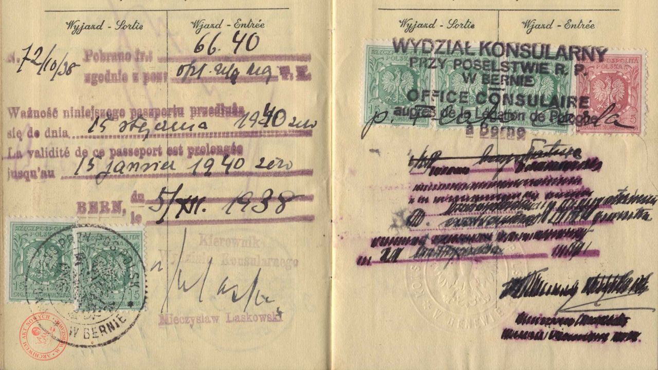 Paszport przedłużony przez Wydział Konsularny przy Poselstwie RP w Bernie, załączony do materiałów „Sprawy paszportowe”, pod kryptonimem której Poselstwo RP w Bernie organizowało pomoc dla polskich Żydów (fpt. tt/@aan_gov_pl)