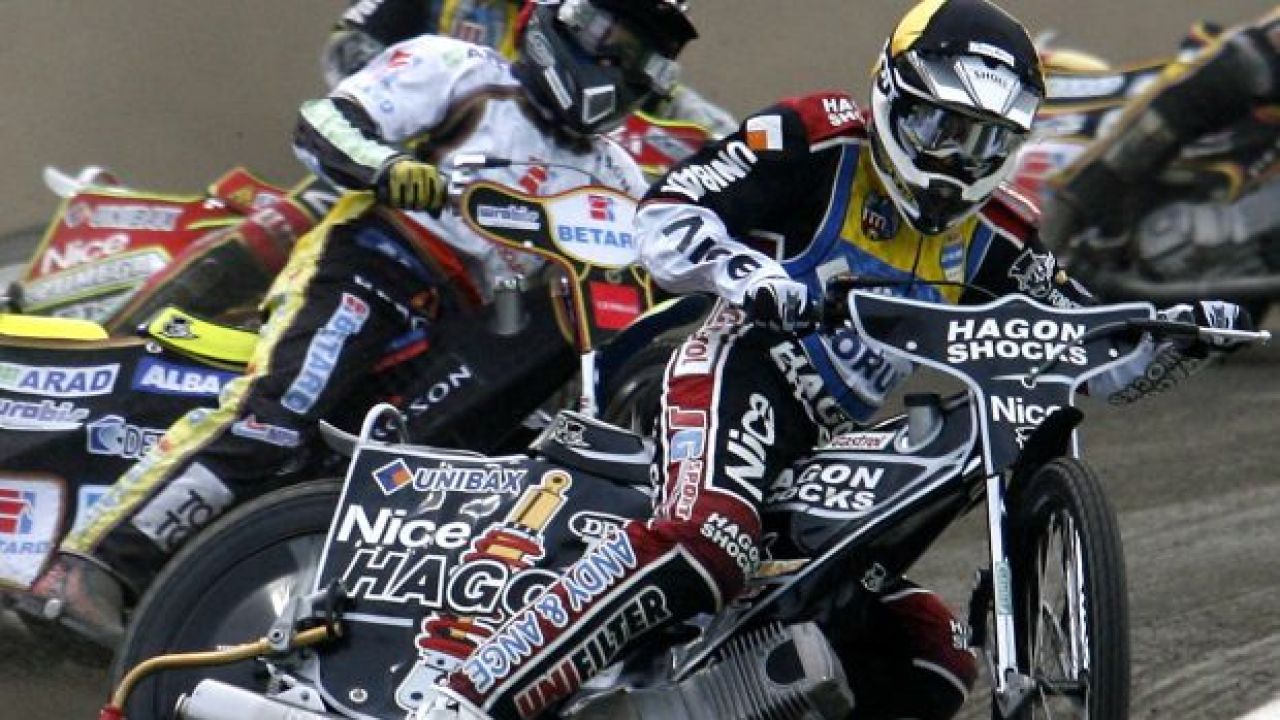 Chris Holder i jego koledzy będą walczyć o finał w niedzielę (fot. PAP)