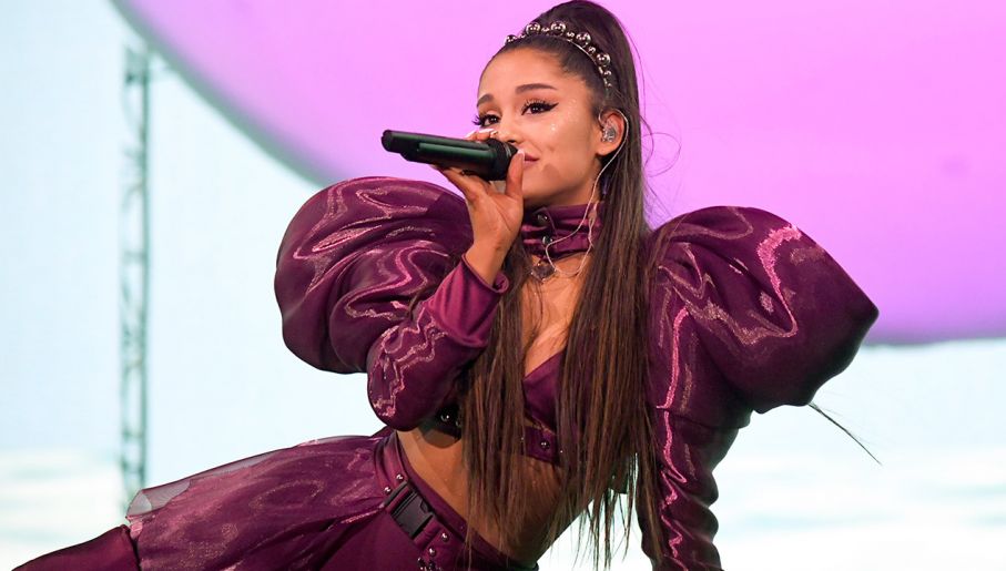 Na Co Ma Uczulenie Ariana Grande Ariana Grande przewróciła się na scenie [WIDEO] - tvp.info