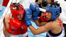 Busenaz Surmeneli i Gu Hong (fot. PAP/EPA) Busenaz Surmeneli i Gu Hong (fot. PAP/EPA)