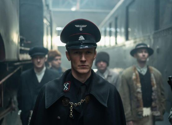 wieczor-kinomana-biala-odwaga