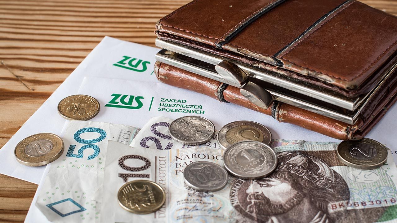 Do 2025 r. deficyt w Funduszu Ubezpieczeń Społecznych ma nieco wzrosnąć (fot. Shutterstock/Evan Lorne) Do 2025 r. deficyt w Funduszu Ubezpieczeń Społecznych ma nieco wzrosnąć (fot. Shutterstock/Evan Lorne)