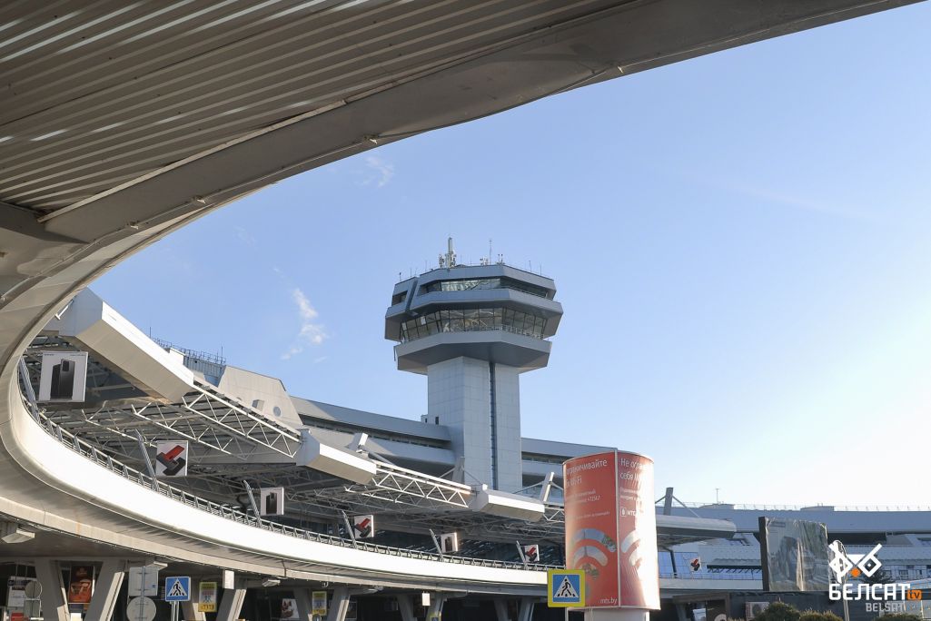 Нацыянальны аэрапорт «Менск», Беларусь. 30 красавіка 2020 года. (Фота: Аліса Ганчар / Белсат)
